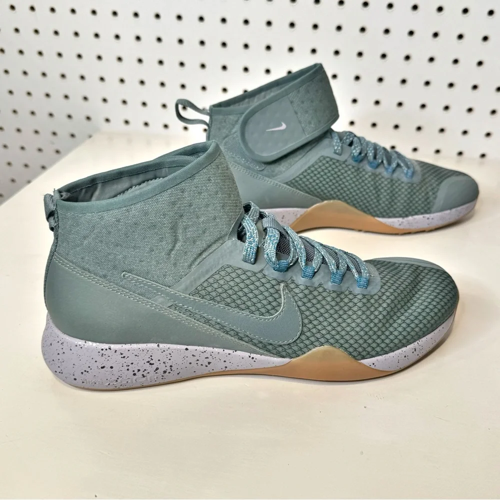Nike | Women's Air Zoom Strong 2 Mid-Top Mesh Training Shoe‎ Sz. 7